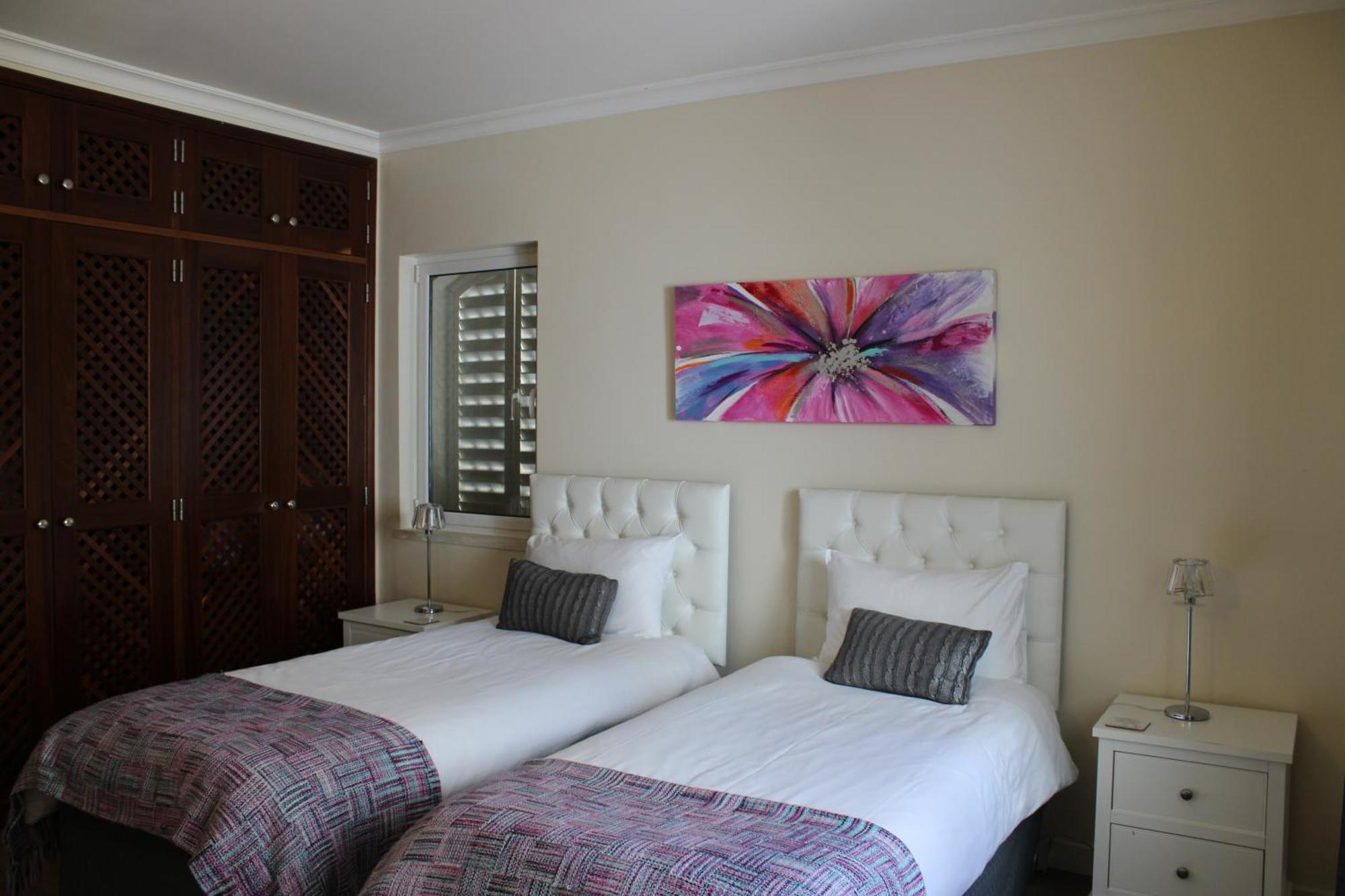 Luxury 2 Bedroom Apartment With Private Garden Almancil Exterior photo